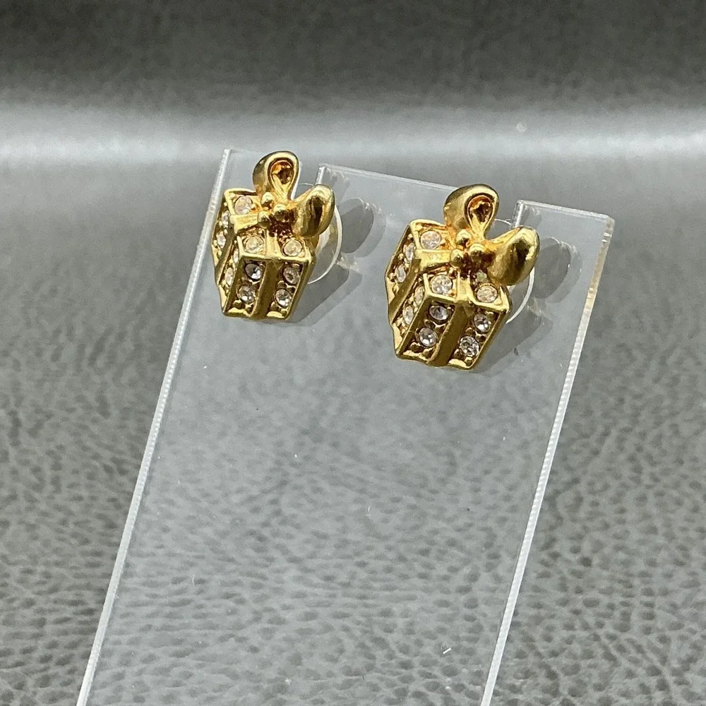 Avon Gold Tone Rhinestone Gift Box Present Stud Earrings‎ Christmas Holiday